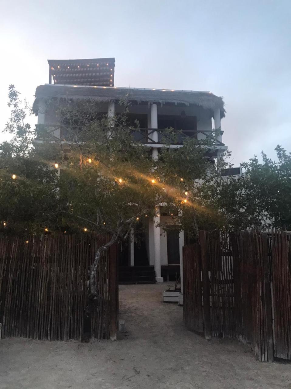 Hotel Luna Roja Holbox エクステリア 写真